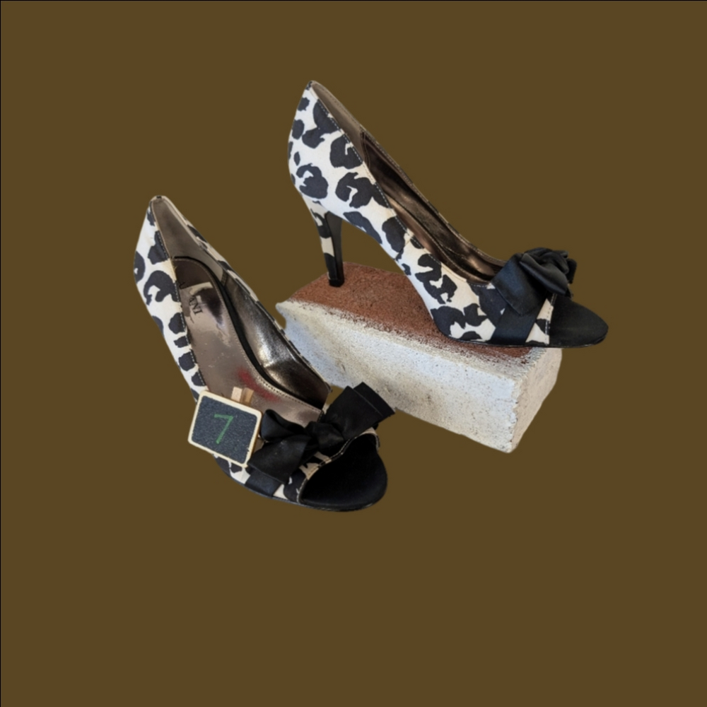 Shoes Alfani Black White Animal Print With Bow Women's 5 Inch Heels  New Sz7